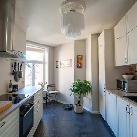 Sjarmerende Midt I Sentrum Apartman