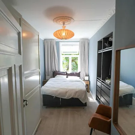 Sjarmerende Midt I Sentrum Apartman