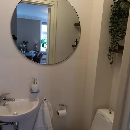 Sjarmerende Midt I Sentrum Apartman